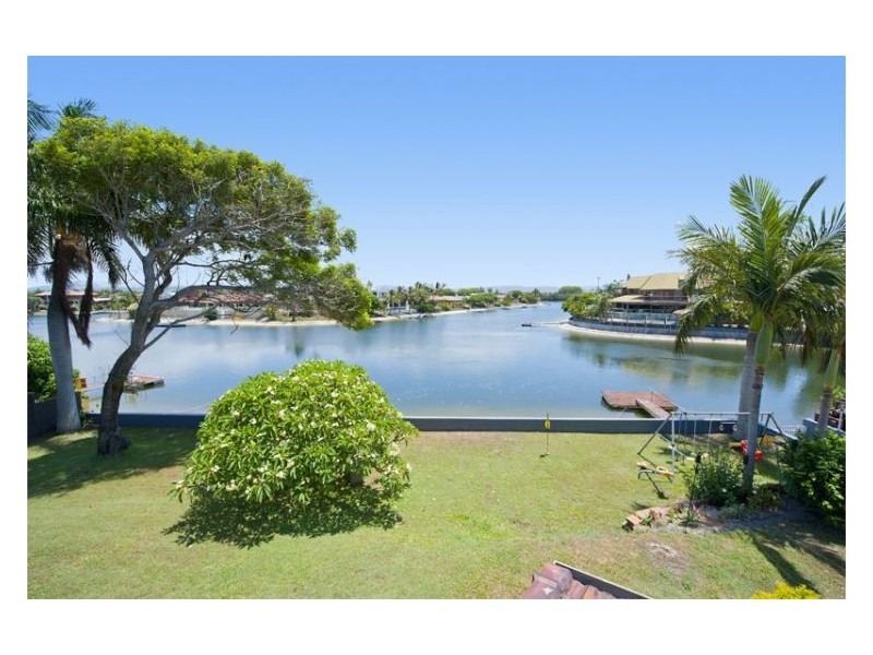 44 Markeri St, Mermaid Waters QLD 4218