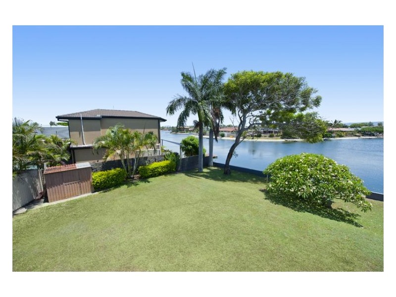 44 Markeri St, Mermaid Waters QLD 4218