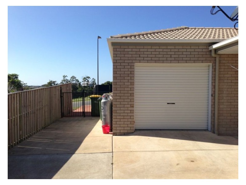 10 Mcauley Parade, Pacific Pines QLD 4211