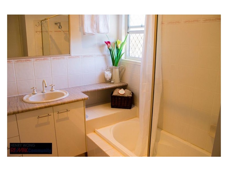 16 Arcadia St, Eight Mile Plains QLD 4113