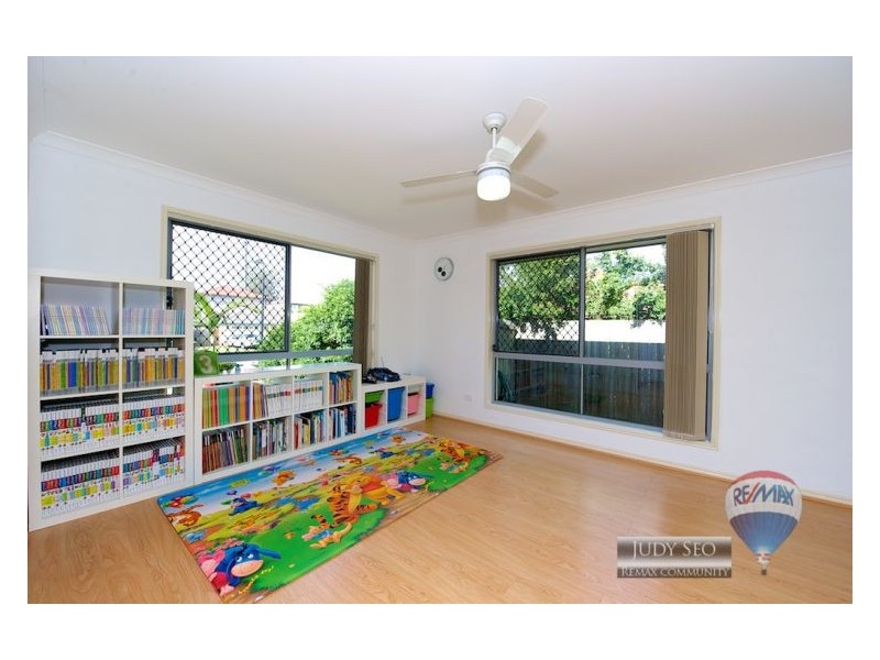 16 Hastings Cl, Calamvale QLD 4116