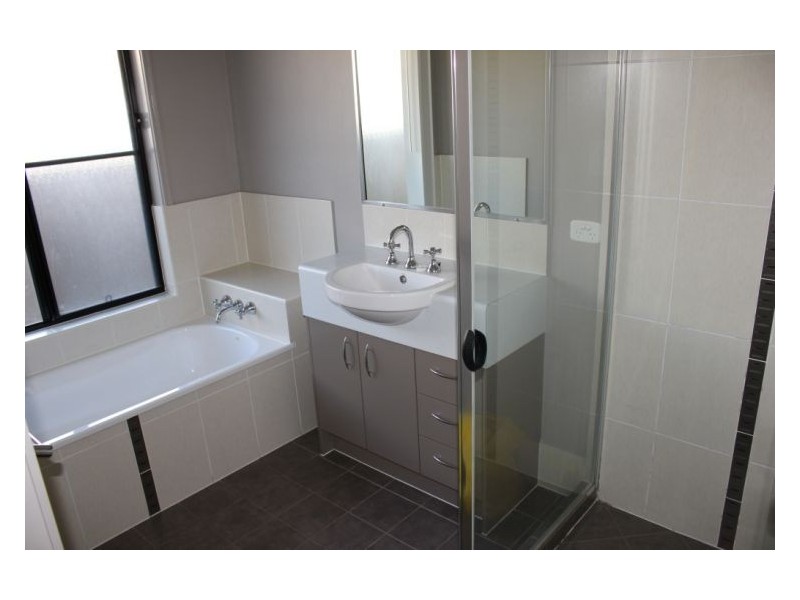 26 Seabiscuit Crescent, Kallangur QLD 4503