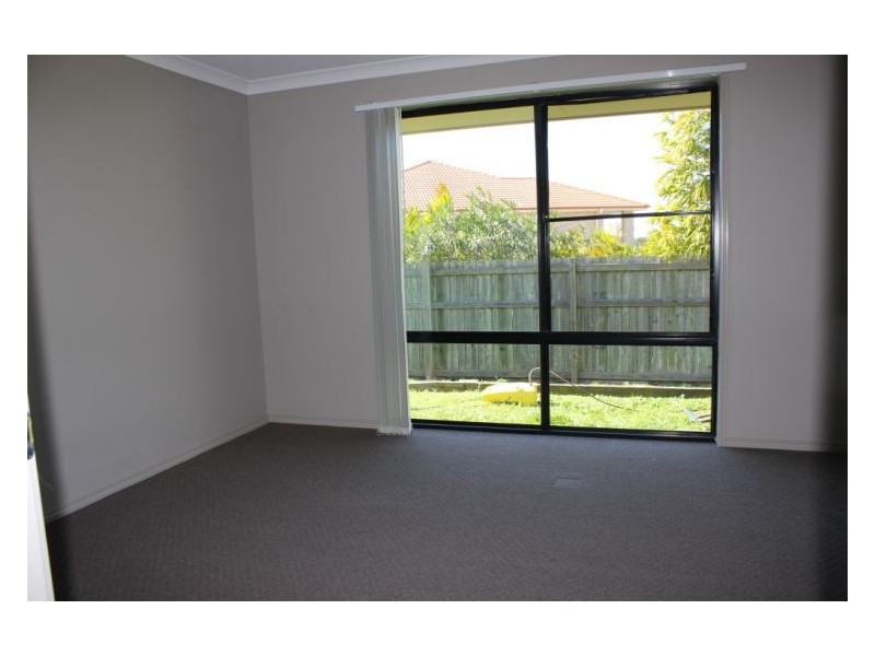 26 Seabiscuit Crescent, Kallangur QLD 4503