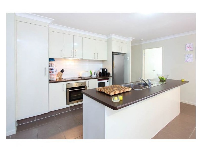 16 Parkview Drive, Springfield Lakes QLD 4300