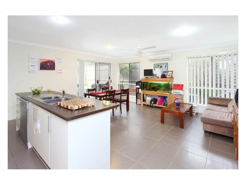 16 Parkview Drive, Springfield Lakes QLD 4300