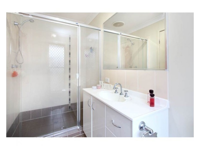 16 Parkview Drive, Springfield Lakes QLD 4300