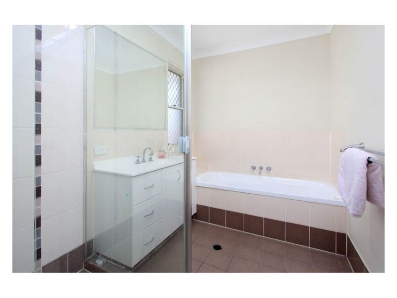 16 Parkview Drive, Springfield Lakes QLD 4300