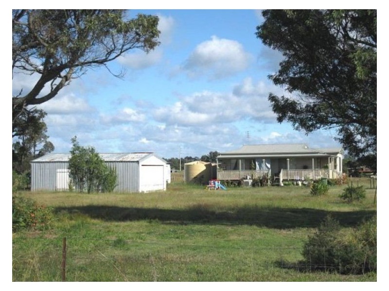 2 Redwood Dr, Brightview QLD 4311