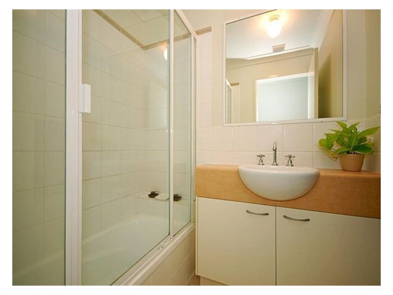 12 Wilkie Street, Yeerongpilly QLD 4105