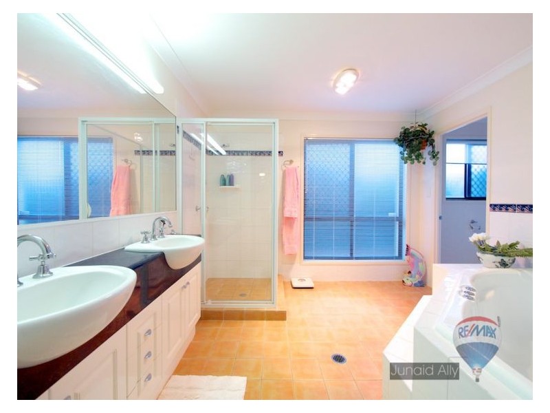 8 Ridgeline Court, Kuraby QLD 4112