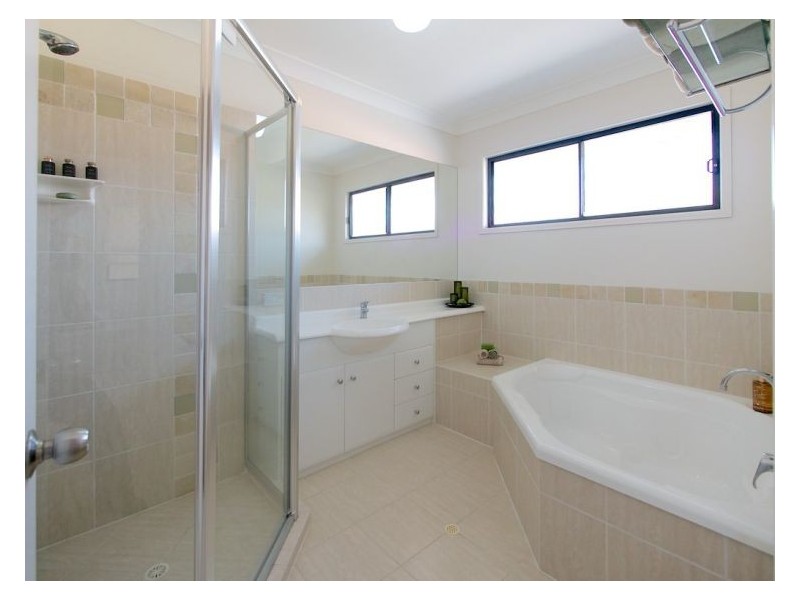 11 Jubilee Cl, Eight Mile Plains QLD 4113