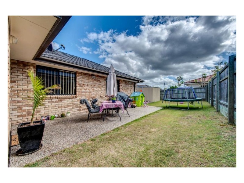 4 Clint Parade, Crestmead QLD 4132