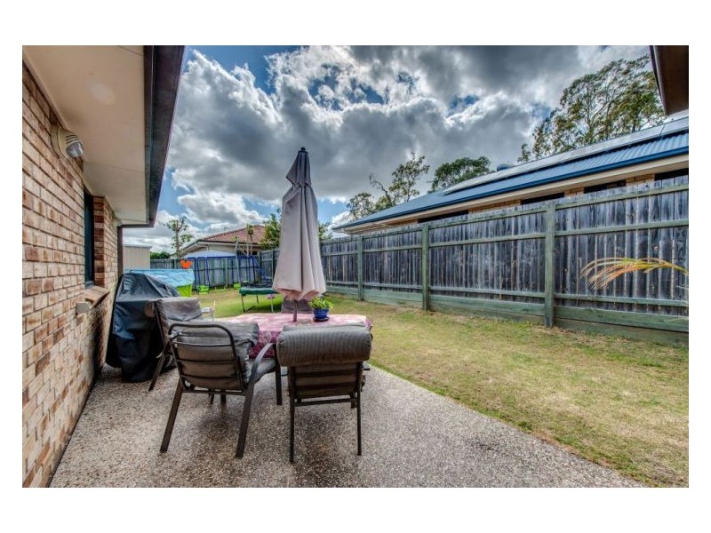 4 Clint Parade, Crestmead QLD 4132