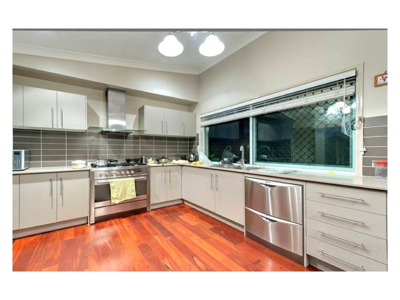 3 Larapinta Cct, Parkinson QLD 4115