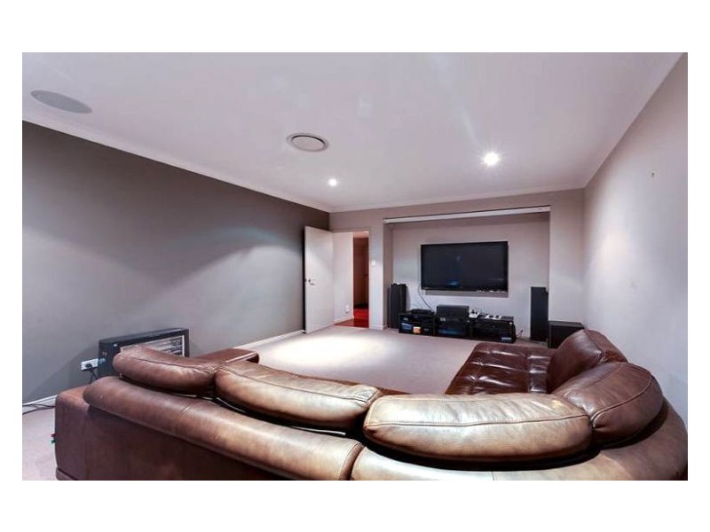 3 Larapinta Cct, Parkinson QLD 4115