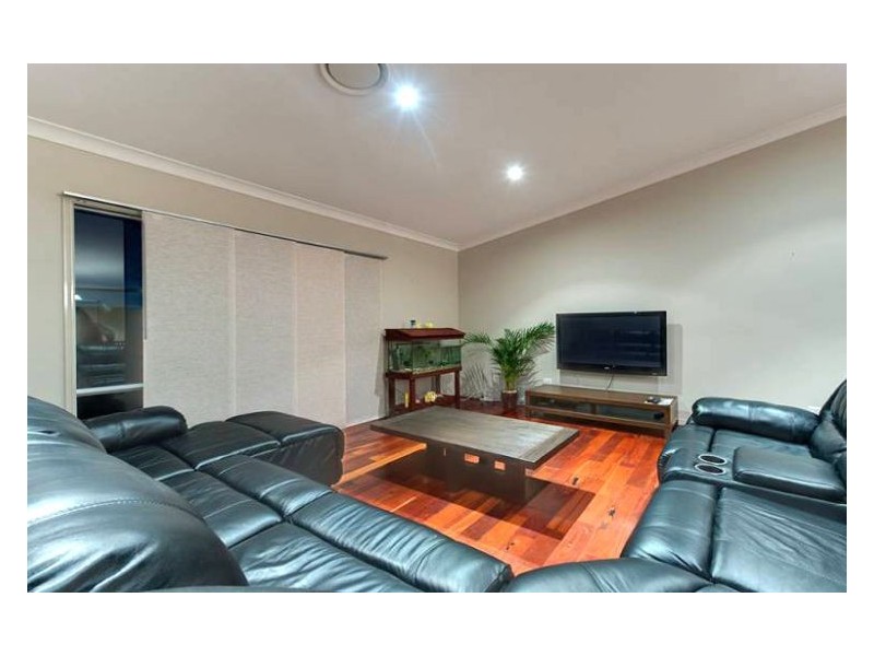 3 Larapinta Cct, Parkinson QLD 4115