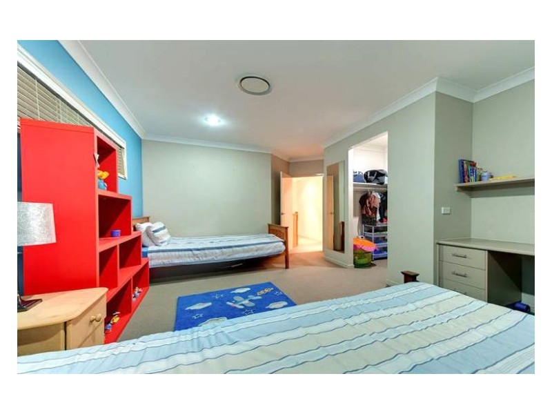 3 Larapinta Cct, Parkinson QLD 4115