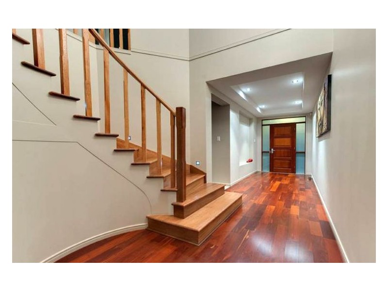 3 Larapinta Cct, Parkinson QLD 4115