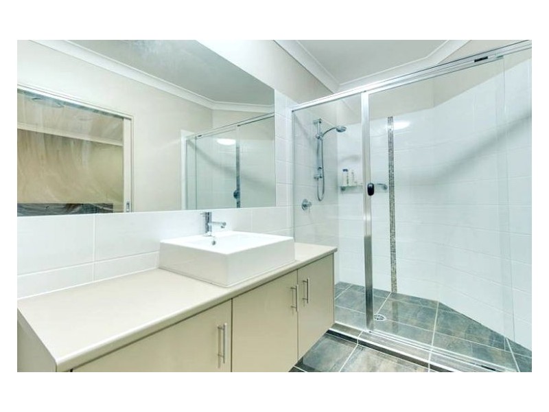 3 Larapinta Cct, Parkinson QLD 4115