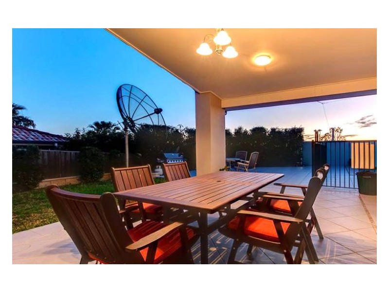 3 Larapinta Cct, Parkinson QLD 4115