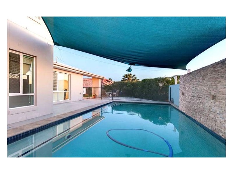 3 Larapinta Cct, Parkinson QLD 4115