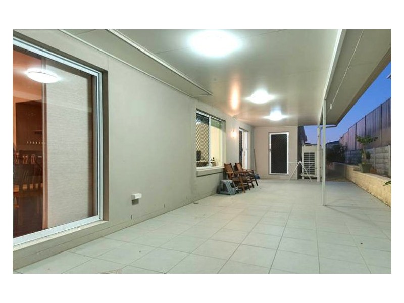 3 Larapinta Cct, Parkinson QLD 4115