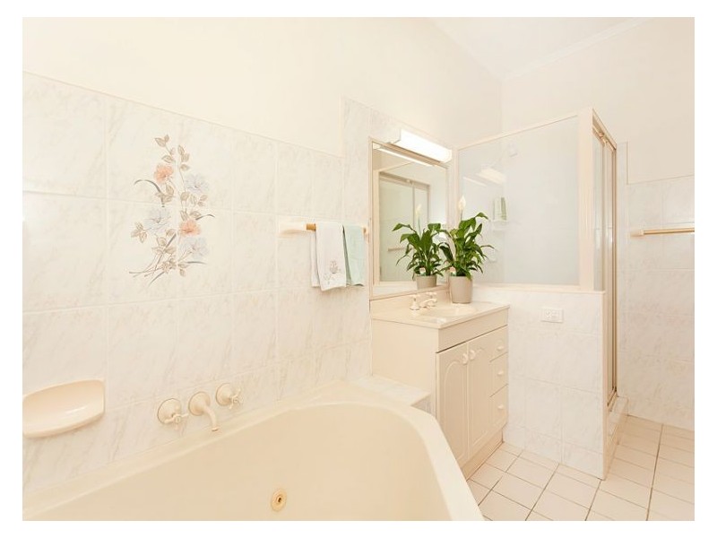 14 Tea Tree Place, Raceview QLD 4305