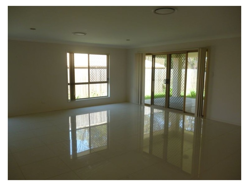 8 Harvey Place, Calamvale QLD 4116