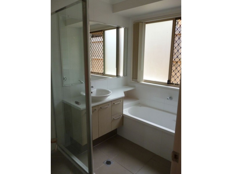 8 Harvey Place, Calamvale QLD 4116