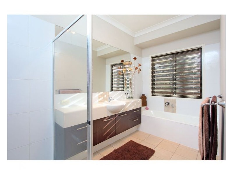 19b Osanna St, Daisy Hill QLD 4127