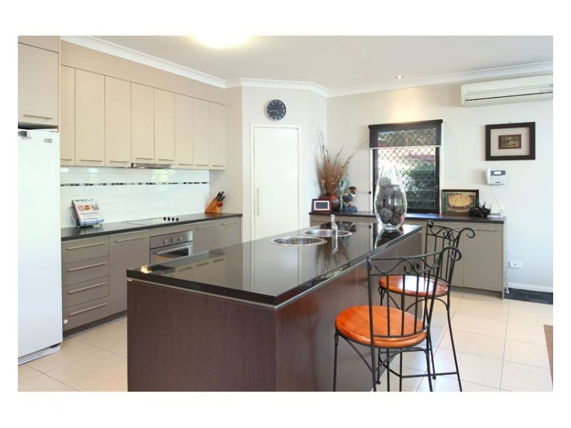 19b Osanna St, Daisy Hill QLD 4127