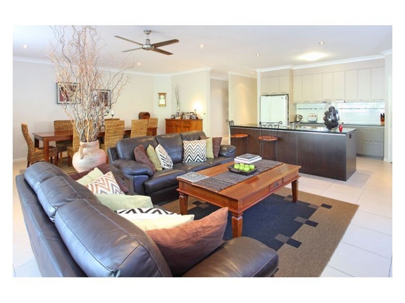 19b Osanna St, Daisy Hill QLD 4127