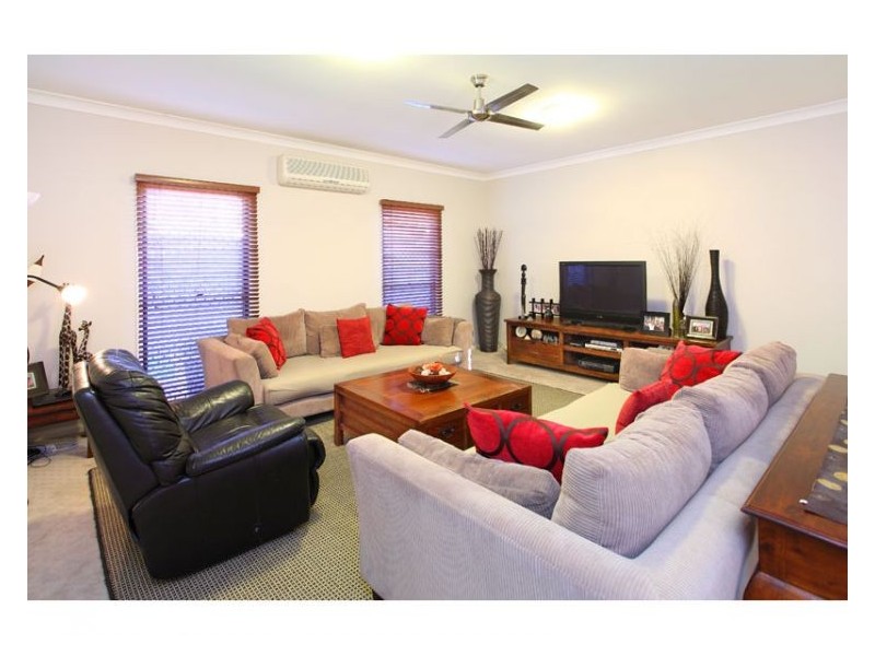 19b Osanna St, Daisy Hill QLD 4127