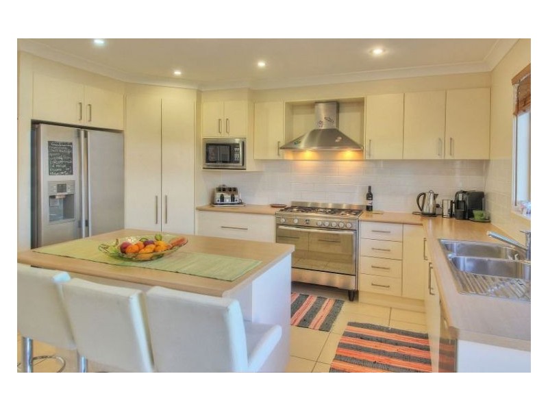 12 Denver Grove, Regents Park QLD 4118