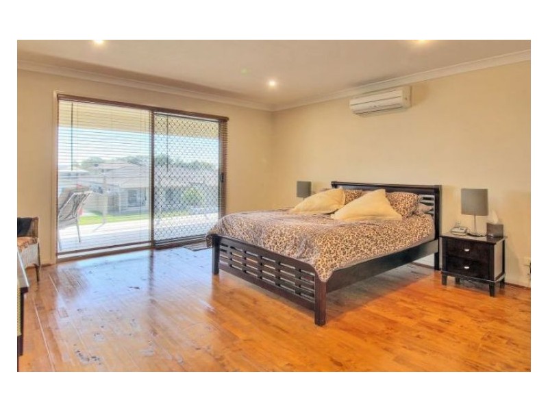 12 Denver Grove, Regents Park QLD 4118