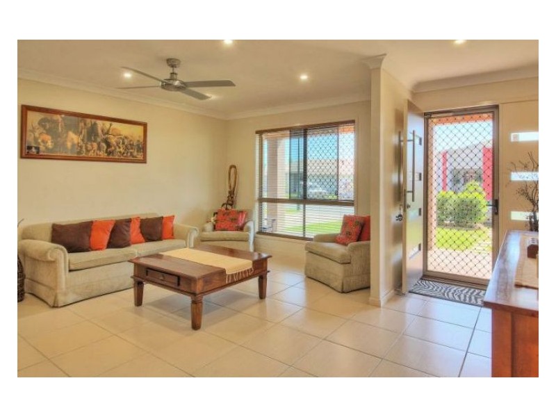 12 Denver Grove, Regents Park QLD 4118