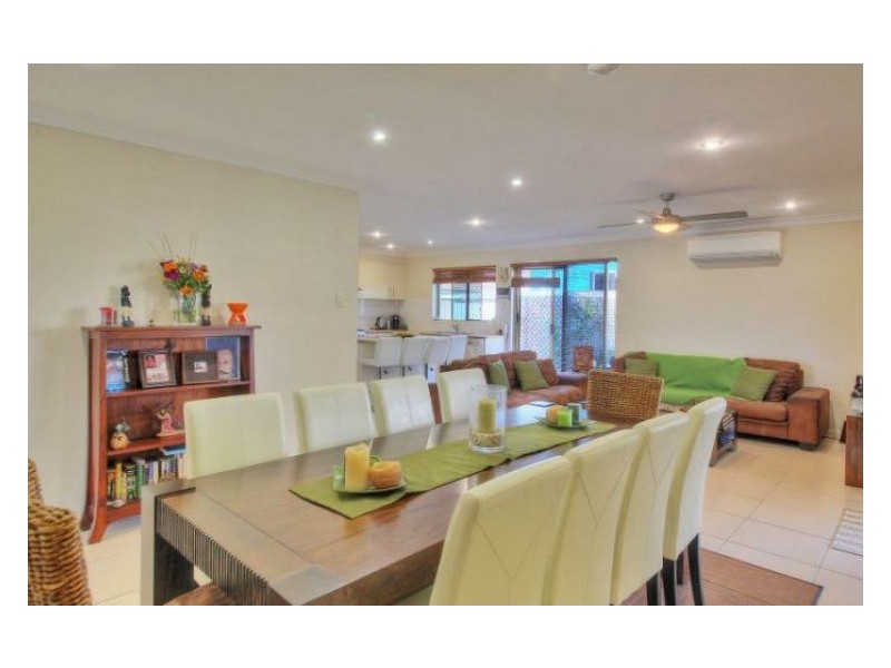 12 Denver Grove, Regents Park QLD 4118