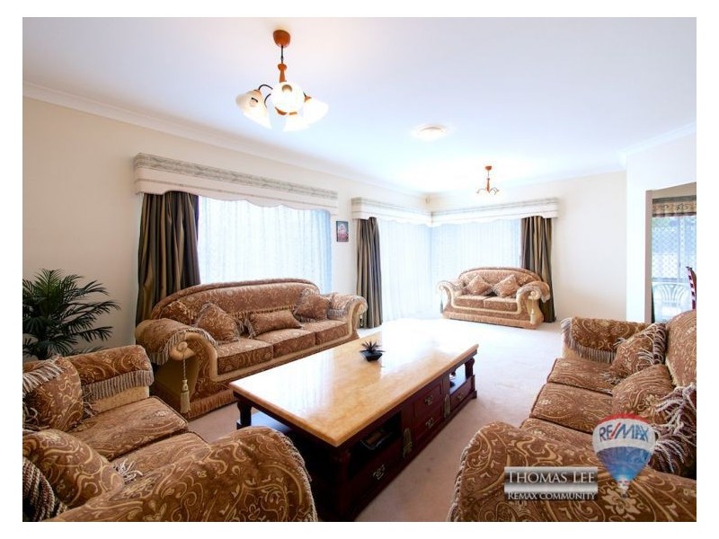 16 Golden Rain Place, Stretton QLD 4116
