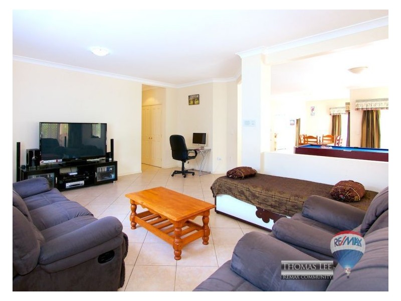 16 Golden Rain Place, Stretton QLD 4116