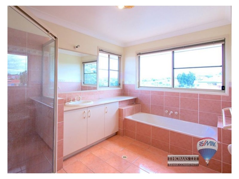 16 Golden Rain Place, Stretton QLD 4116
