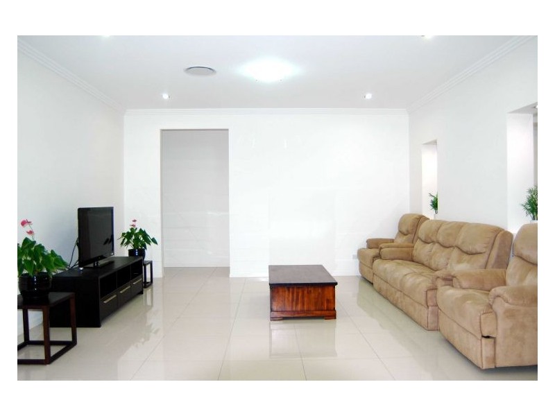 3 Denver Grove, Regents Park QLD 4118