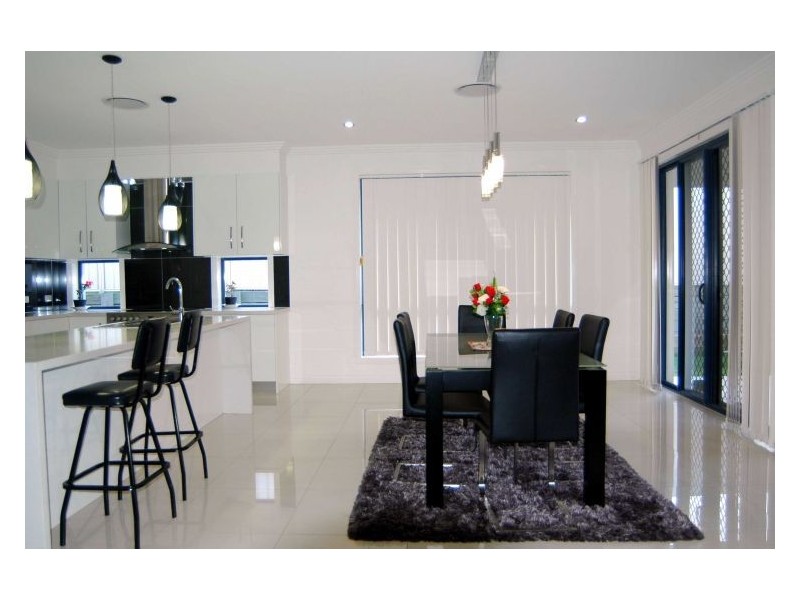 3 Denver Grove, Regents Park QLD 4118