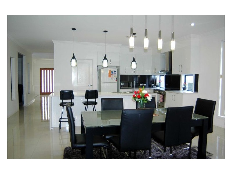 3 Denver Grove, Regents Park QLD 4118