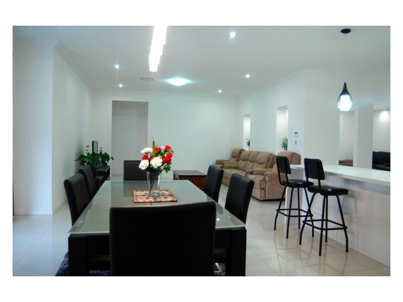 3 Denver Grove, Regents Park QLD 4118