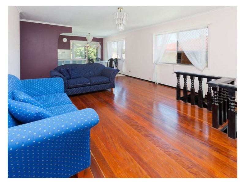 9 Kidd St, Robertson QLD 4109