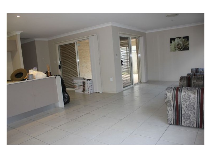 19 Lillydale Pl, Calamvale QLD 4116