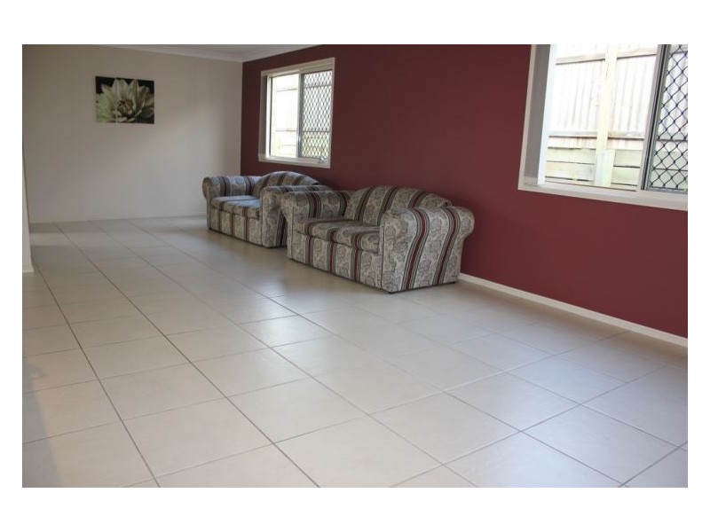 19 Lillydale Pl, Calamvale QLD 4116