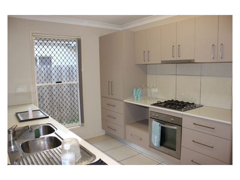 19 Lillydale Pl, Calamvale QLD 4116