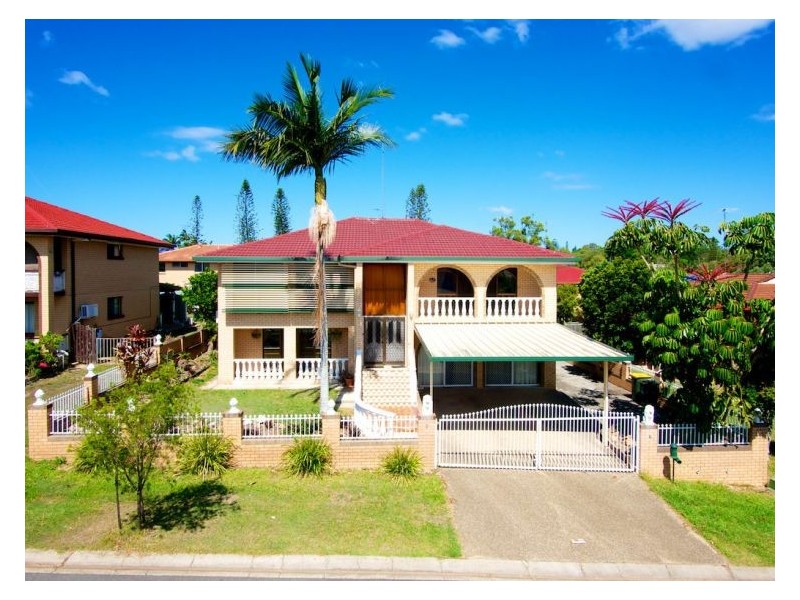 3 Carnoustie St, Macgregor QLD 4109