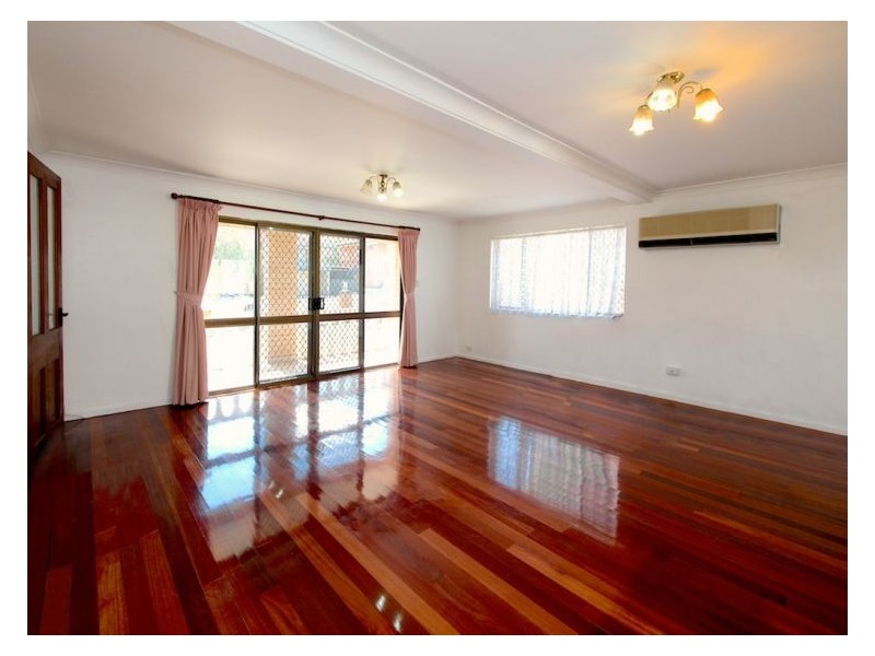 3 Carnoustie St, Macgregor QLD 4109